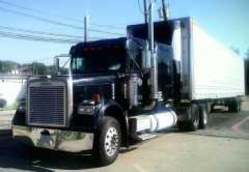  2002 Freightliner Classic Highway Truck
