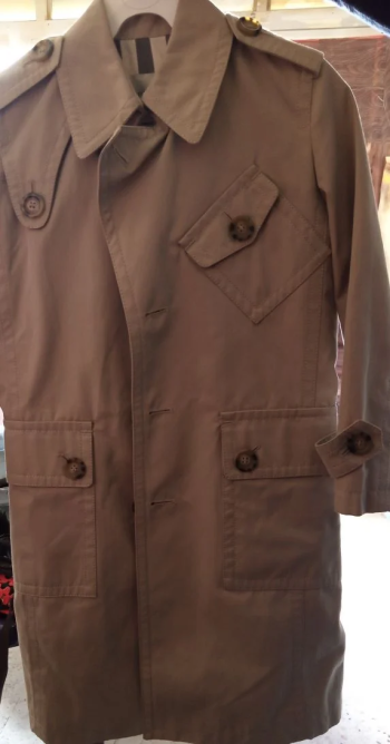 ملابس للبيع في لبنان