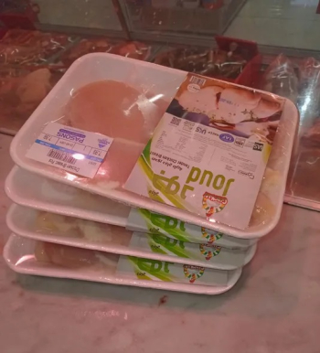 يتوفر جميع اوزن الدجاج الفرش بشكل يومي وتوزيع جميع مناطق الدولة والكمية المطلوب