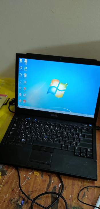 لاب توب وشاحن وماوس