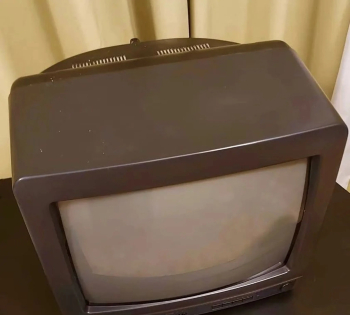 تلفاز سانيو ياباني موديل التسعينات