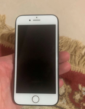 للجادين فقط ايفون 7 فقط ب 400 درهم