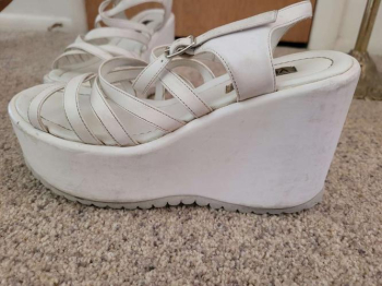 PLATFORM VICTORIA SANDALS SIZE 8.5 in Salt Lake City, Utah