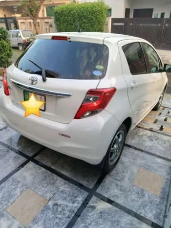 Toyota Vitz f 1.0 2015