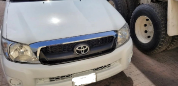 Hilux 4x4. urgent sell. neet and clean ​