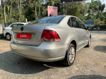 volkswagen vento (2012)