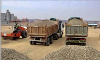 يوجد لدينا كسارة لبيع حجار الخرسانة وخلاطة إسفلت ومصنع للخرسانة الجاهزة