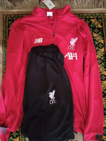 ملابس للبيع في لبنان