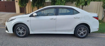 Toyota Corolla Altis 1.8 2016 model