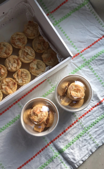 حلا وسمبوسه ولقيمات