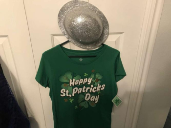 ST. PATRICK'S DAY GREEN COTTON TEE & GLITTER HAT, NEW in Sandy, Utah