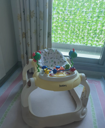 مشاية من جونيورز بحالة ممتازة استعملت بشكل قليل