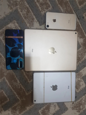 هواتف وايبادات للبيع