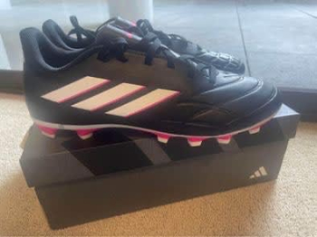Men’s soccer/football shoes