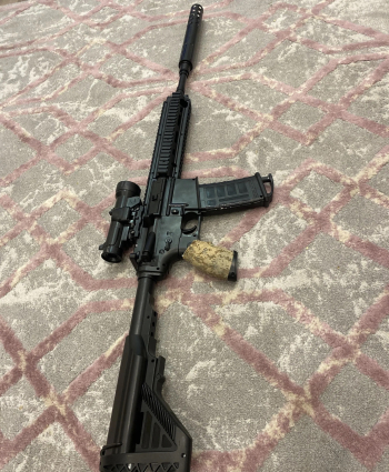 مسدس خرز مائي