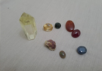 احجار كريمة