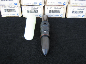 Cummins KTA38 Diesel Fuel Injectors