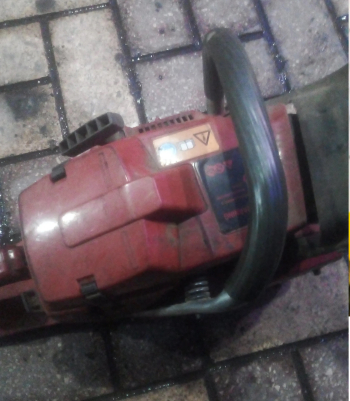 منشار خشب بنزين مستعمل للبيع حالته جيده جدا