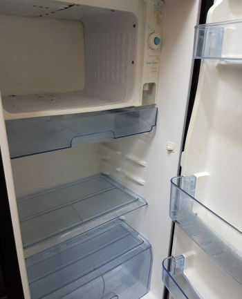 ثلاجة بحالة ممتازة جدا