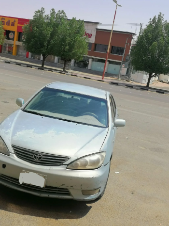 تويوتا كامري للبيع في منطقة نجران السعودية