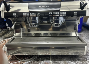 الة تحضير الاكسبريسو (قهوه )