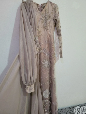 ملابس للبيع في جدة السعودية