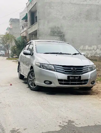 Honda city Available for rent