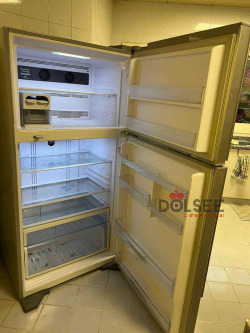 Hitachi fridge model 600 litters neat and clean 