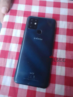 انفنكس هوت 10مساحه128رام 4 مغير باغه فقط مع الشاحن