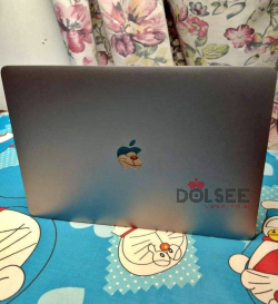 MacBook pro model 2018 256 gb with touch bar