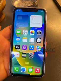 iPhone xr that looks like iphone 13 pro with case abroad