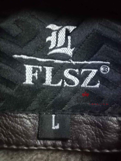 جاكيت جلد نضيف