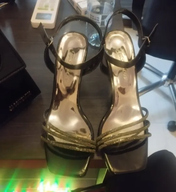 حذاء حريمى بكعب تركى جديد