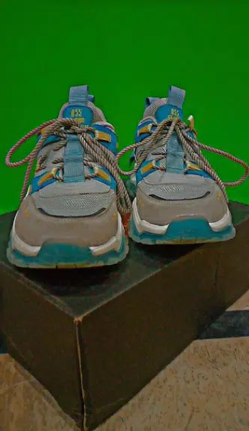 CLAEE 055 Boys Sneakers New