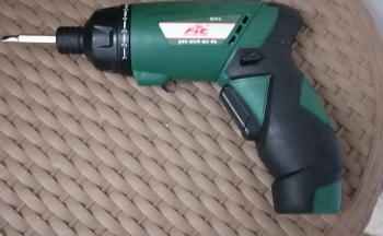 للبيع شنيور ومفك مسامير كهربائي fit