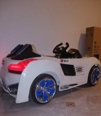TOW SEATER KIDS CAR , RECHARGEABLE