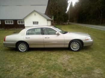 2003 Lincoln Town Car Signature Series