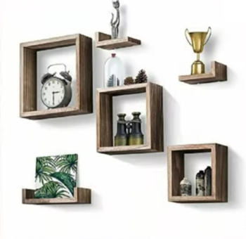 اشكال هندسيه على جدران الغرفة