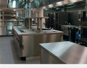 "الجودة تلتقي بالابتكار: خدمات صيانة وتصنيع معدات المطابخ الاحترافية للمطاعم والف