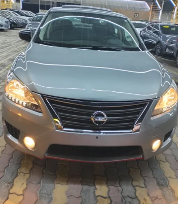 نيسان سنترا سلفر بحاله ممتازه موديل 2013