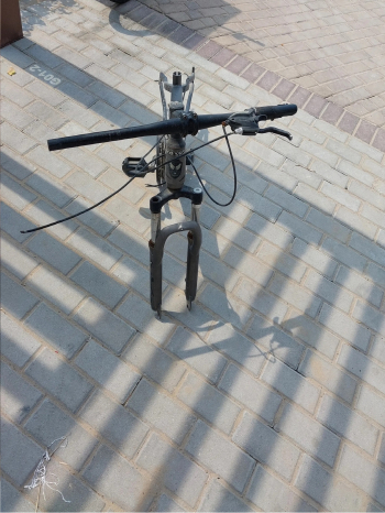 هيكل دراجه هوايه فقط الرنات وا التوفير موجوده اذا محتاجها