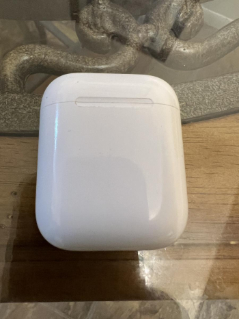 Apple AirPods 2nd Generation with Charging Case - White