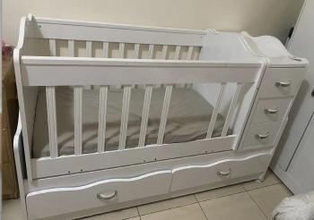 سرير طفل لعمر ال5سنوات مع المرتبه