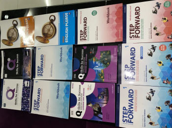 كتب ومجلات للبيع في الرياض السعودية