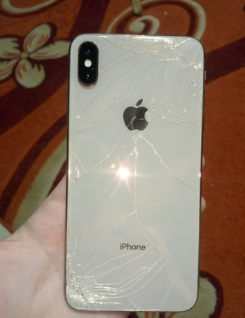 ايفون اكس ماكس 256 بطاريه 84