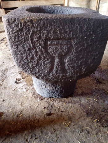 نحت حجر جرن وطواحين