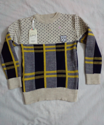 بلوزة صوف وبنطلون جينز قطعتين 100 الف