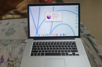 MacBook pro i7 16gb 250gb 2015