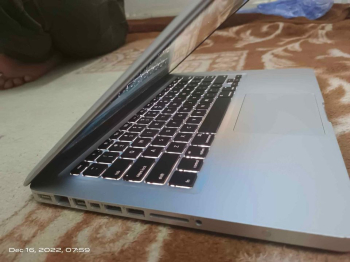 Apple MacBook Pro I7 USA Version
