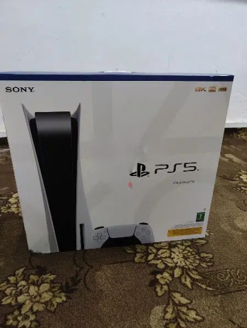 PlayStation 5 CD version brand new not opening box